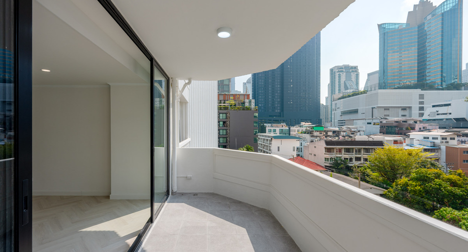 Condo en venta de 3 habitaciones en Khlong Toei, Bangkok
