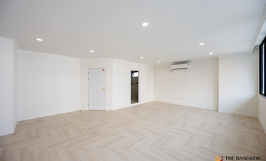 Condo en venta de 3 habitaciones en Khlong Toei, Bangkok