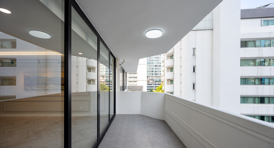 Condo en venta de 3 habitaciones en Khlong Toei, Bangkok