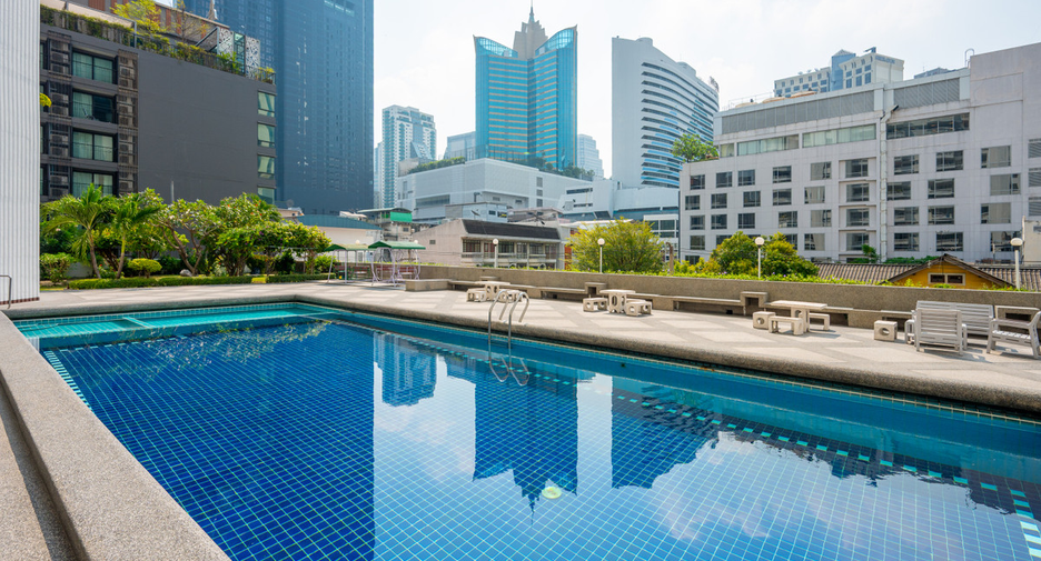 Condo en venta de 3 habitaciones en Khlong Toei, Bangkok