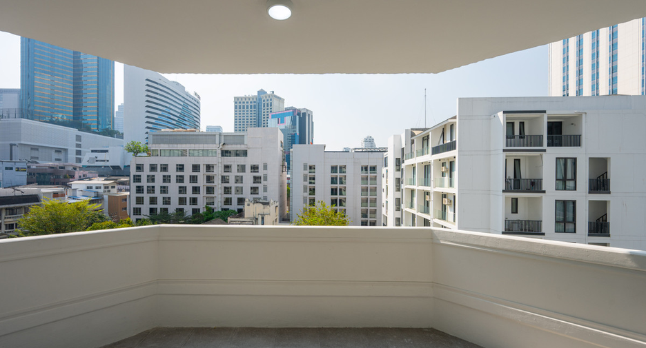 Condo en venta de 3 habitaciones en Khlong Toei, Bangkok