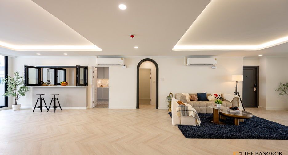 Condo en venta de 3 habitaciones en Khlong Toei, Bangkok