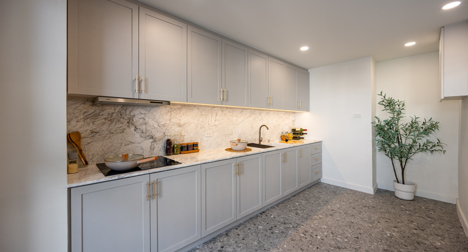 Condo en venta de 3 habitaciones en Khlong Toei, Bangkok
