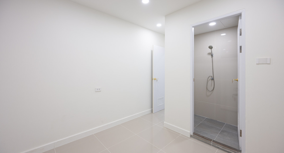 Condo en venta de 3 habitaciones en Khlong Toei, Bangkok