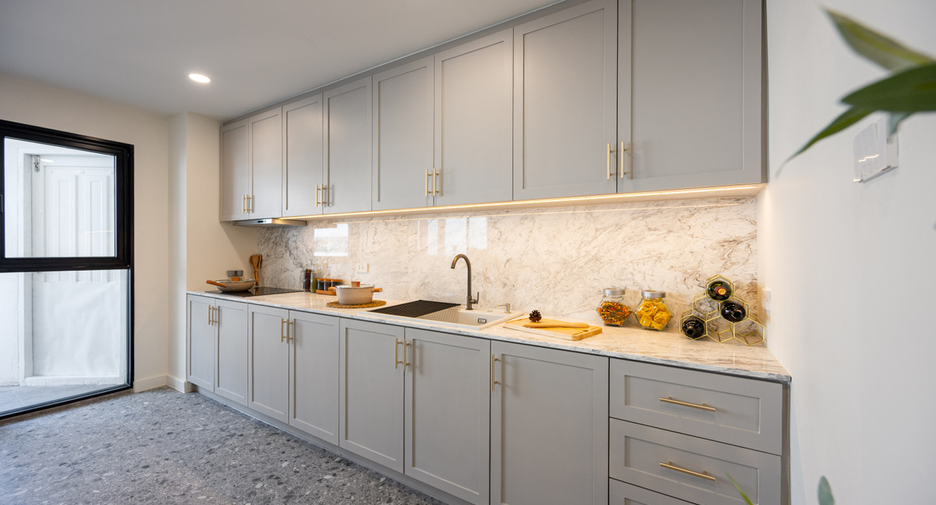 Condo en venta de 3 habitaciones en Khlong Toei, Bangkok