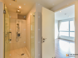 Condo en venta de 2 habitaciones en Thon Buri, Bangkok