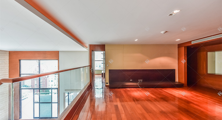 Wohnung zum Kauf mit 3 Zimmer in Pathum Wan, Bangkok