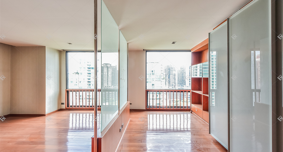 Wohnung zum Kauf mit 3 Zimmer in Pathum Wan, Bangkok