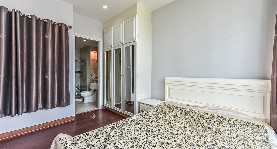 For sale 2 ベッドルーム condo in Sathon, Bangkok