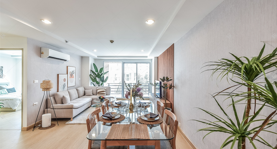 For sale 3 bedrooms condo in Yan Nawa, Bangkok