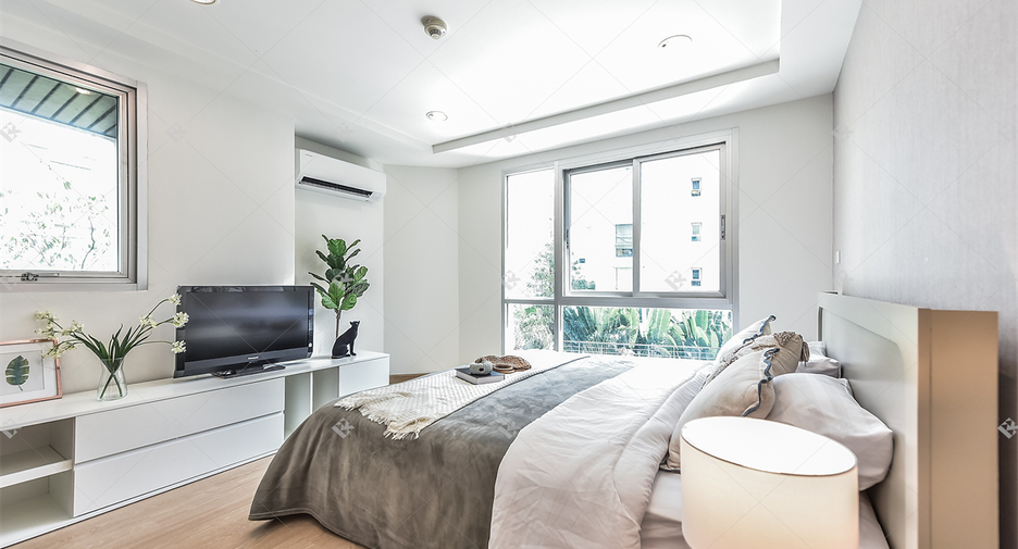For sale 3 bedrooms condo in Yan Nawa, Bangkok