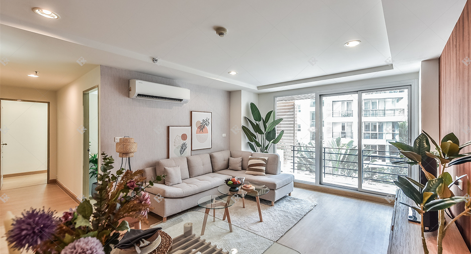 For sale 3 bedrooms condo in Yan Nawa, Bangkok