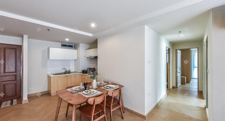 For sale 3 bedrooms condo in Yan Nawa, Bangkok