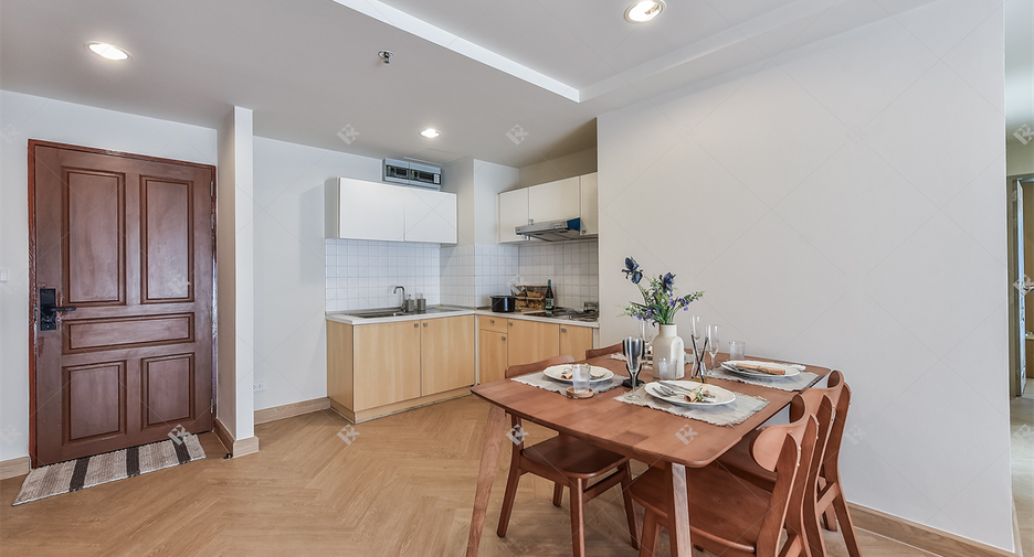 For sale 3 bedrooms condo in Yan Nawa, Bangkok