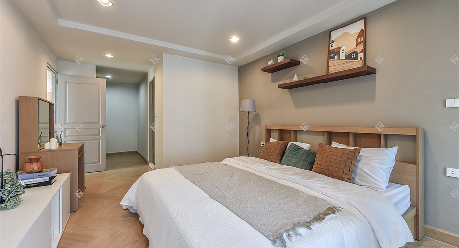 For sale 3 bedrooms condo in Yan Nawa, Bangkok