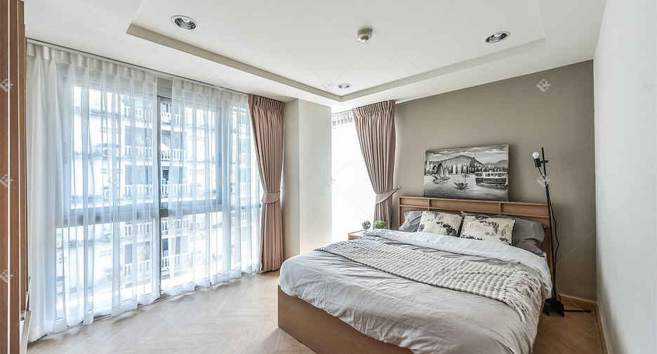 For sale 3 bedrooms condo in Yan Nawa, Bangkok