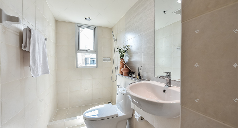 For sale 3 bedrooms condo in Yan Nawa, Bangkok