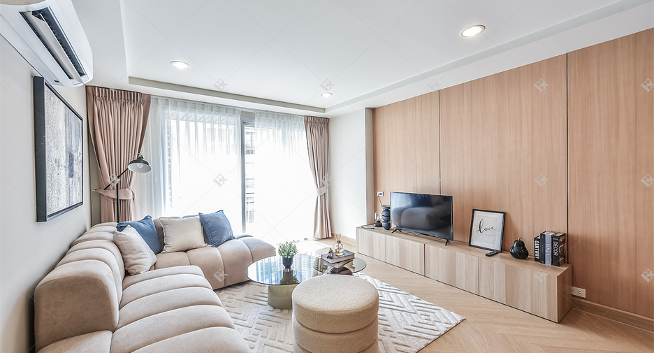 For sale 3 bedrooms condo in Yan Nawa, Bangkok