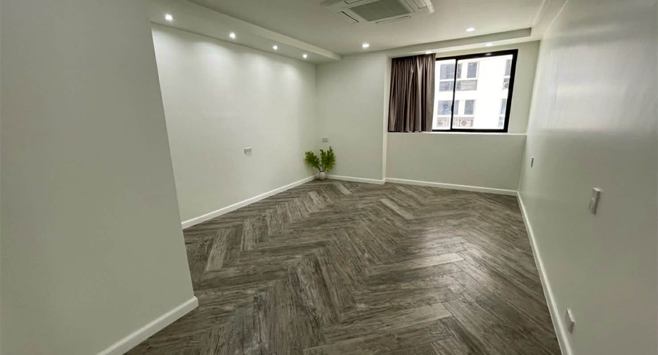 For sale 3 bedrooms condo in Khlong Toei, Bangkok