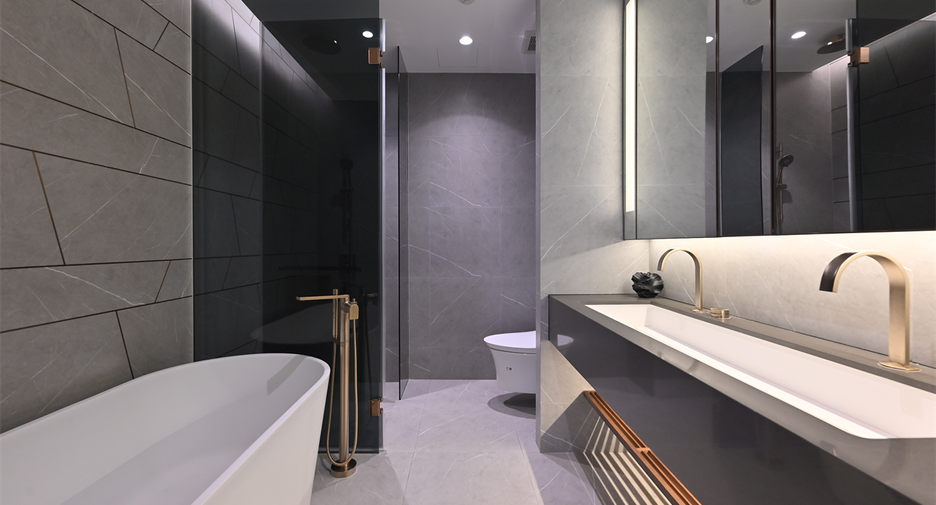 For sale 2 bedrooms condo in Khlong Toei, Bangkok