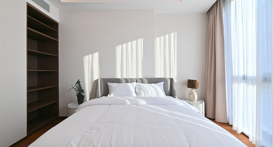 For sale 2 bedrooms condo in Khlong Toei, Bangkok