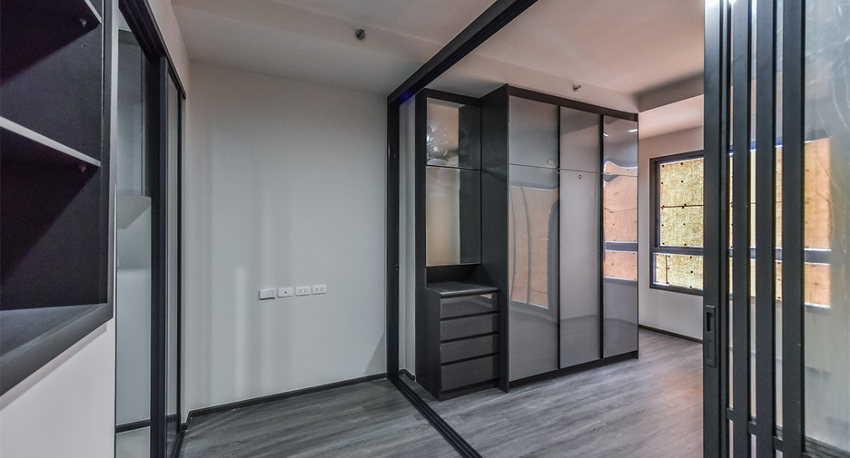 For sale 1 bed condo in Khlong Toei, Bangkok