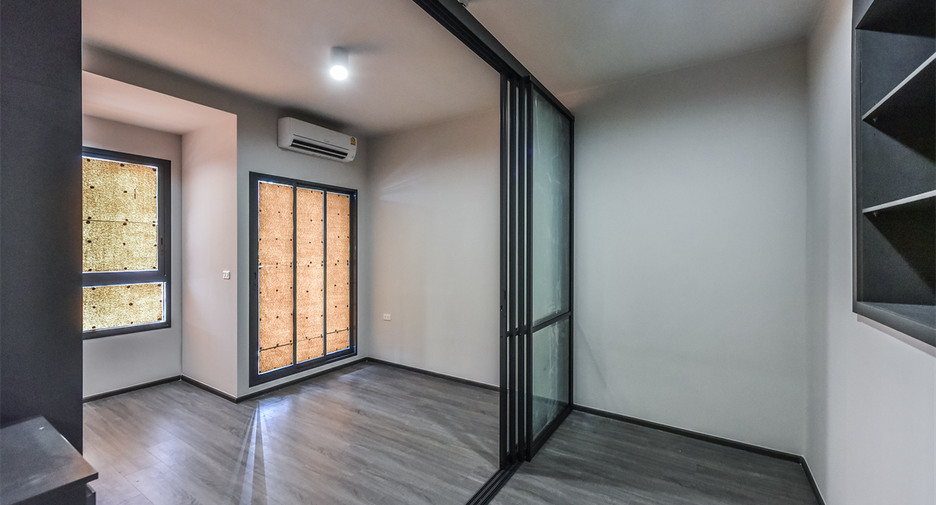 For sale 1 bed condo in Khlong Toei, Bangkok