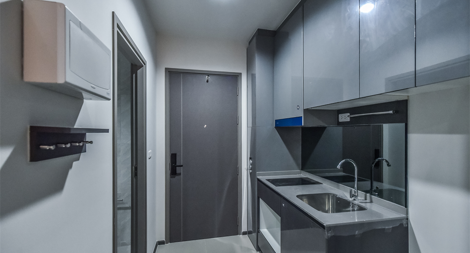 For sale 1 bed condo in Khlong Toei, Bangkok