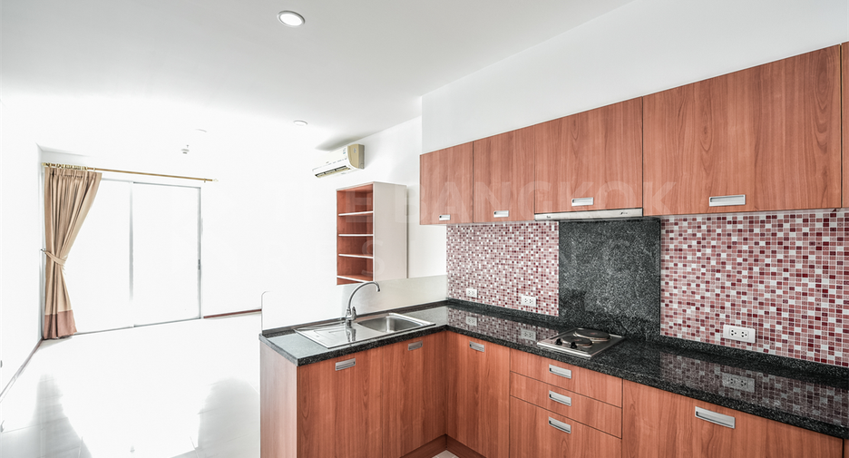 For sale 1 bed condo in Khlong San, Bangkok
