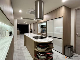 Condo en venta de 4 habitaciones en Yan Nawa, Bangkok