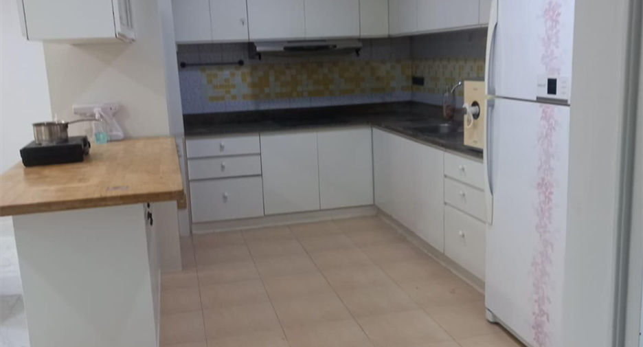 Продажа 2 спальни кондо в Щаттхана, Бангкок