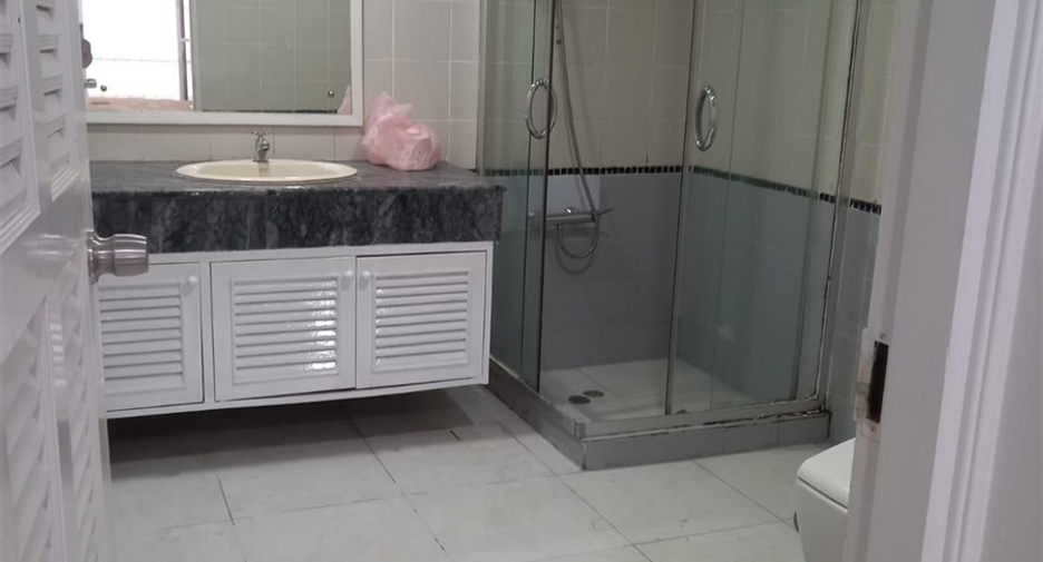 Продажа 2 спальни кондо в Щаттхана, Бангкок