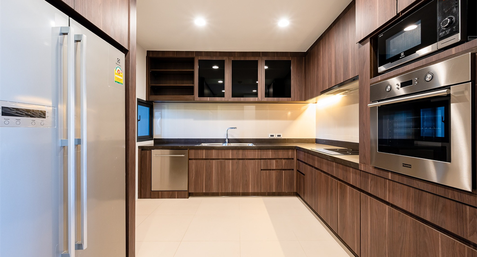 Condo en venta de 3 habitaciones en Suan Luang, Bangkok