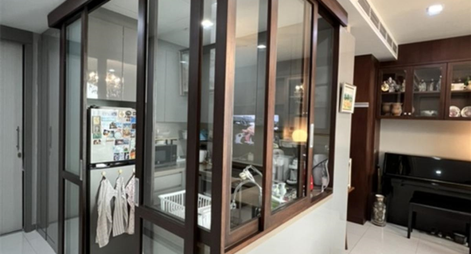 For sale 2 bedrooms condo in Bang Rak, Bangkok