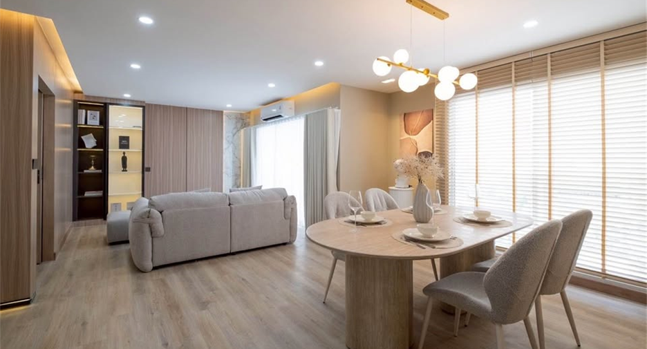 For sale 2 ベッドルーム condo in Watthana, Bangkok