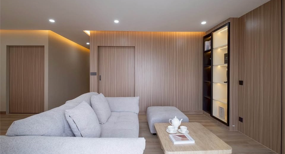 For sale 2 ベッドルーム condo in Watthana, Bangkok