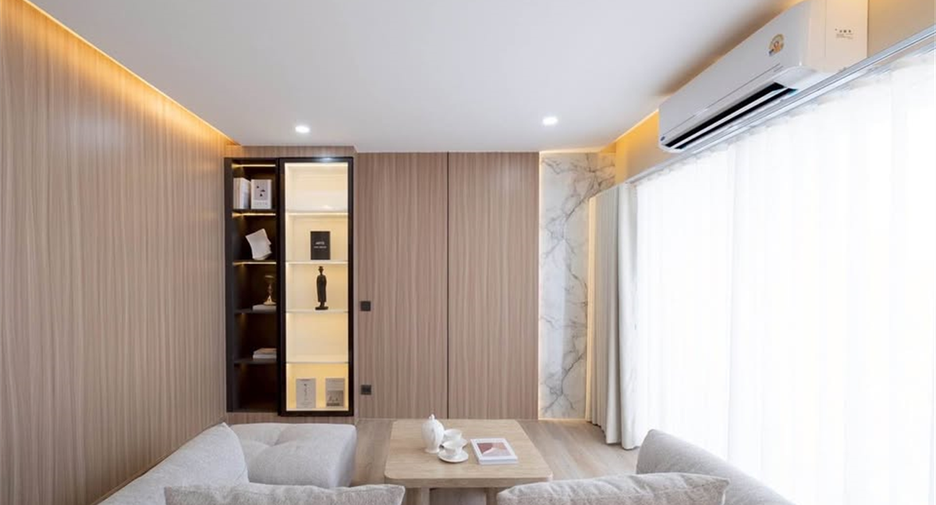 For sale 2 ベッドルーム condo in Watthana, Bangkok