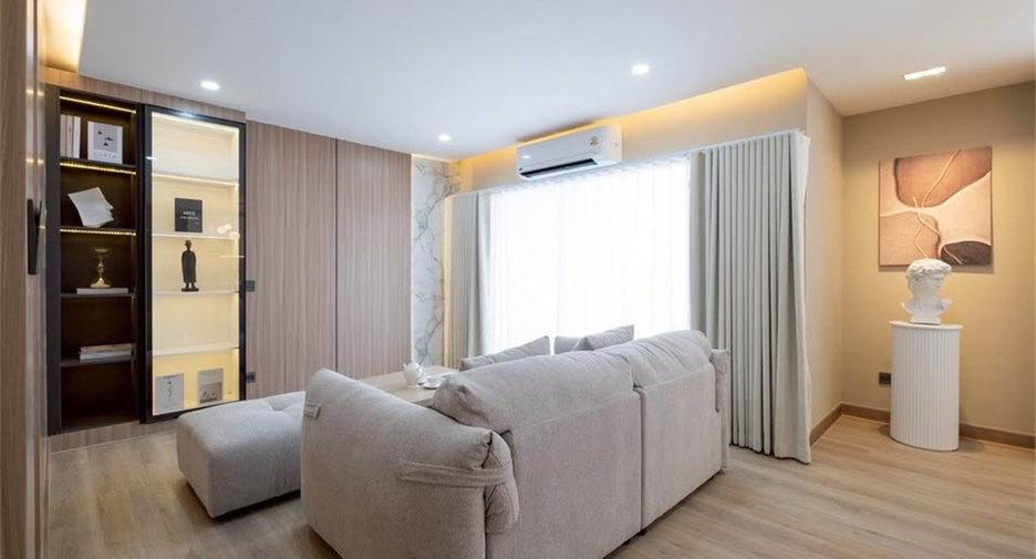 For sale 2 ベッドルーム condo in Watthana, Bangkok