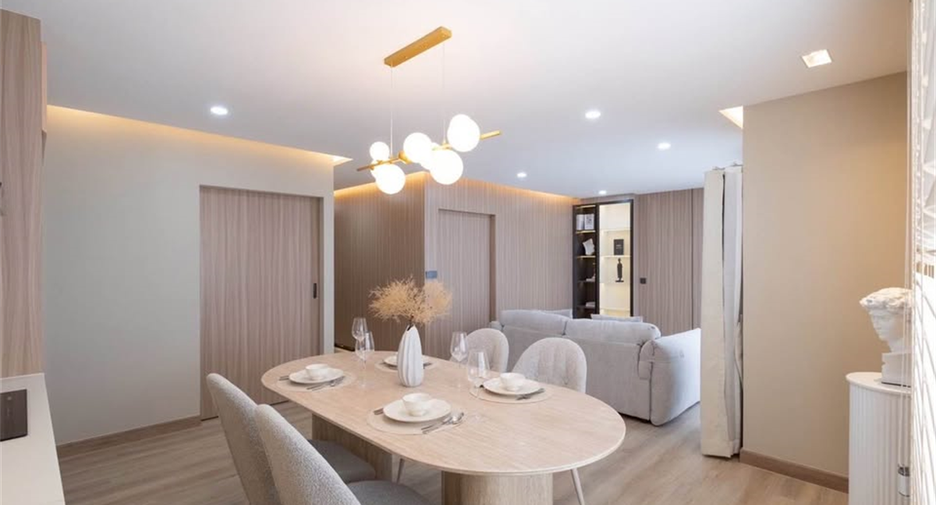 For sale 2 ベッドルーム condo in Watthana, Bangkok