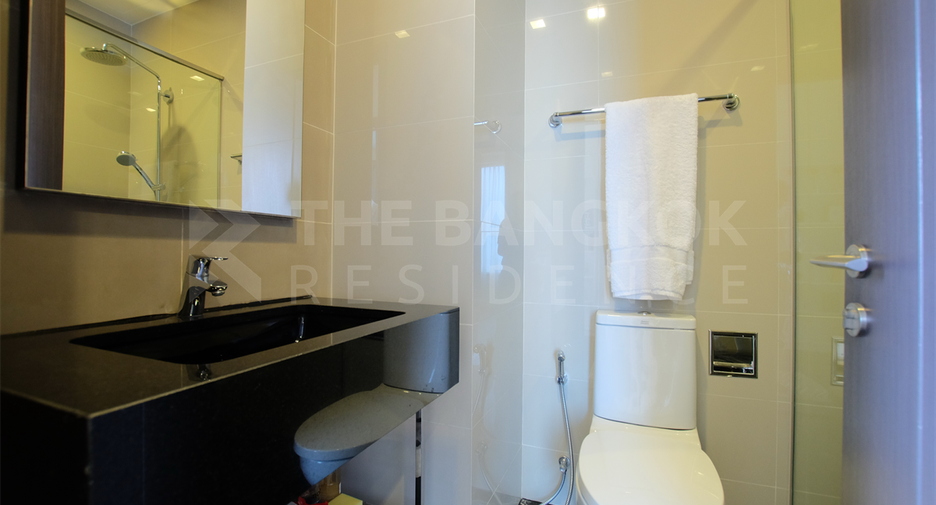 For sale 2 ベッドルーム condo in Khlong Toei, Bangkok