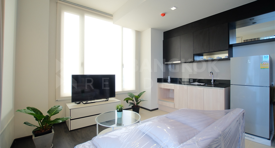 For sale 2 ベッドルーム condo in Khlong Toei, Bangkok