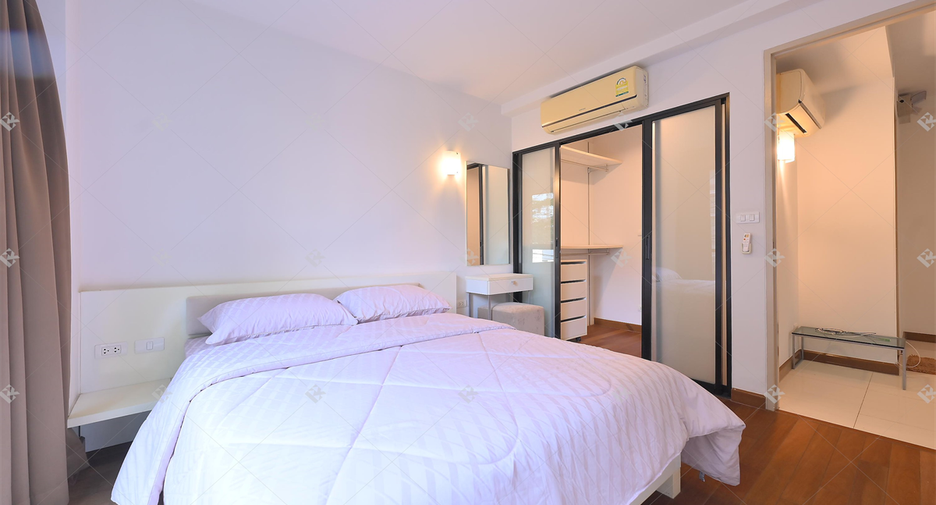 For sale 1 bed condo in Watthana, Bangkok