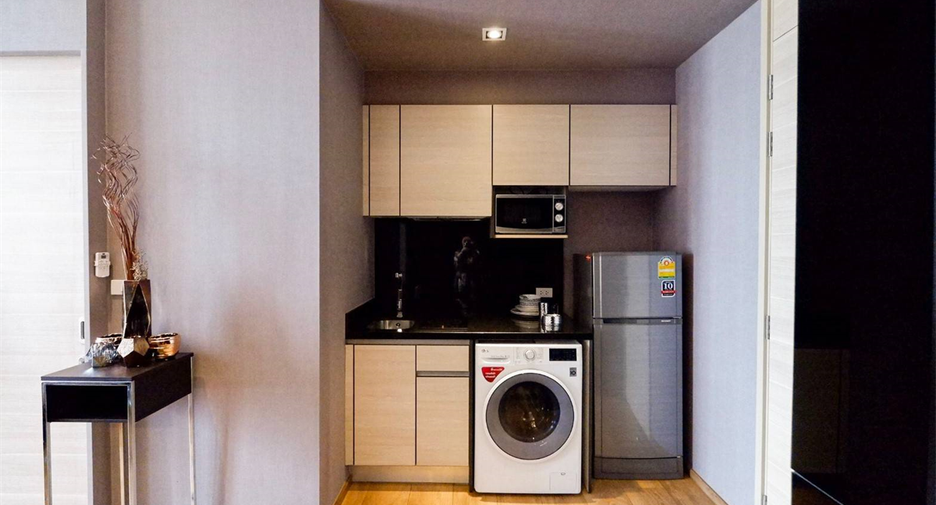 For sale 1 bed condo in Khlong Toei, Bangkok