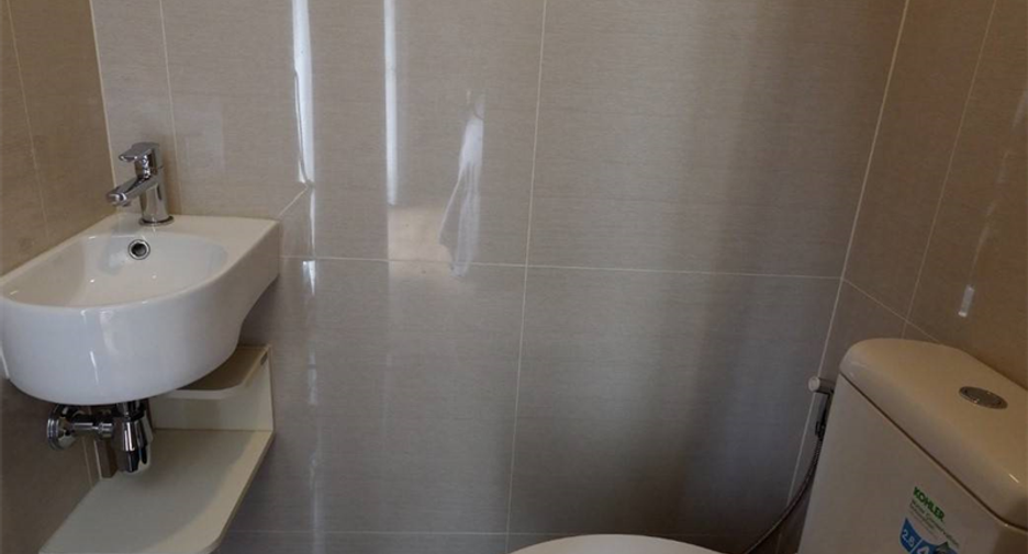 For sale 1 bed condo in Khlong Toei, Bangkok