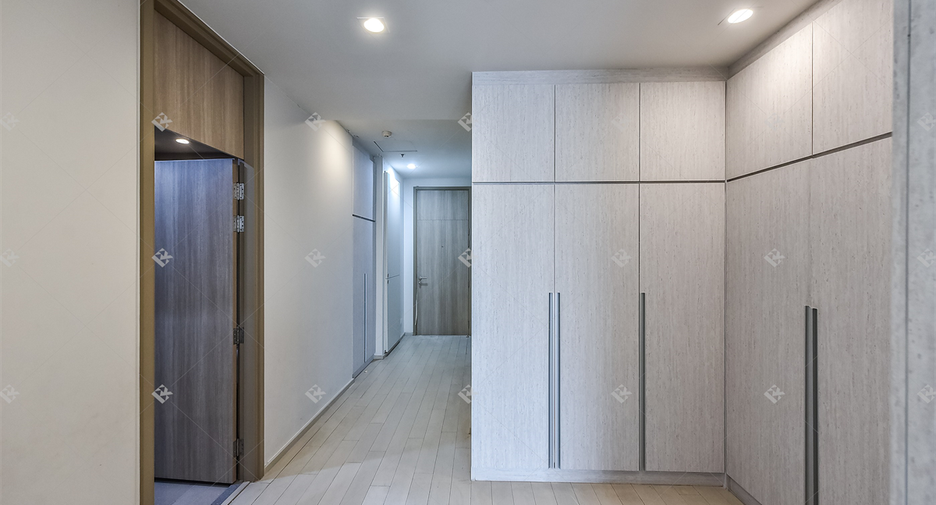For sale 2 bedrooms condo in Pathum Wan, Bangkok