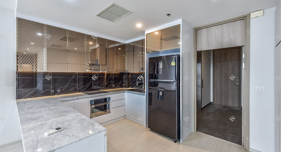 For sale 2 bedrooms condo in Pathum Wan, Bangkok