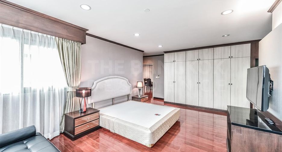 For sale 3 bedrooms condo in Sathon, Bangkok