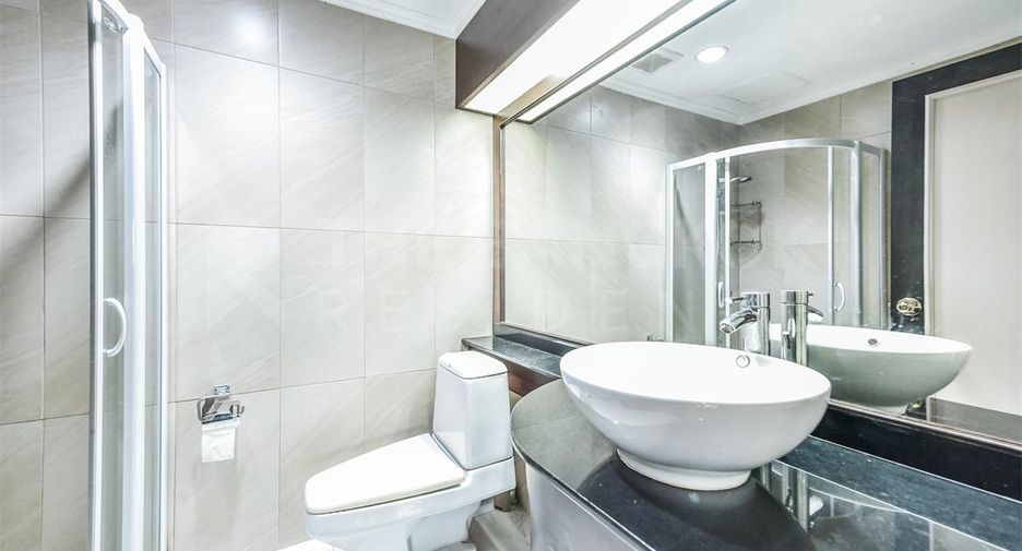 For sale 3 bedrooms condo in Sathon, Bangkok