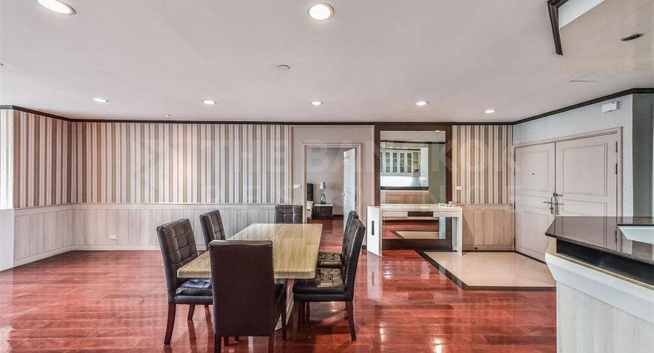 For sale 3 bedrooms condo in Sathon, Bangkok