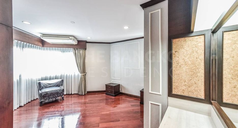 For sale 3 bedrooms condo in Sathon, Bangkok